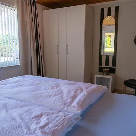 Apartment Ferienwohnung Lange Strasse Prerow